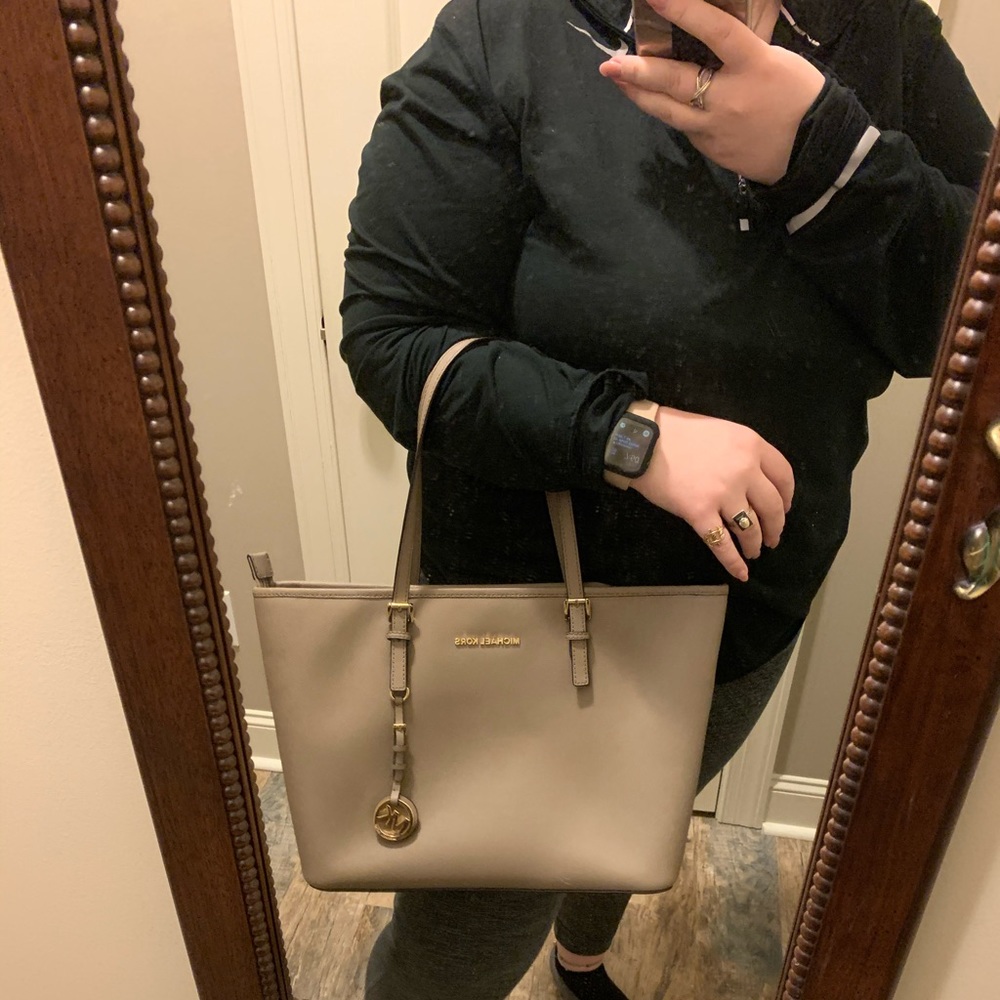Michael Kors Jet Set Travel Zip top Tote ❗️SALE❗️